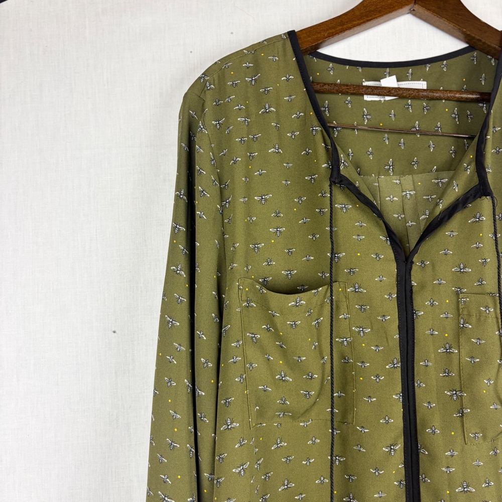 Libby Edelman Bee Print Blouse Olive Green Tassel Tie Split Neck Top Womens XL - Picture 8 of 13